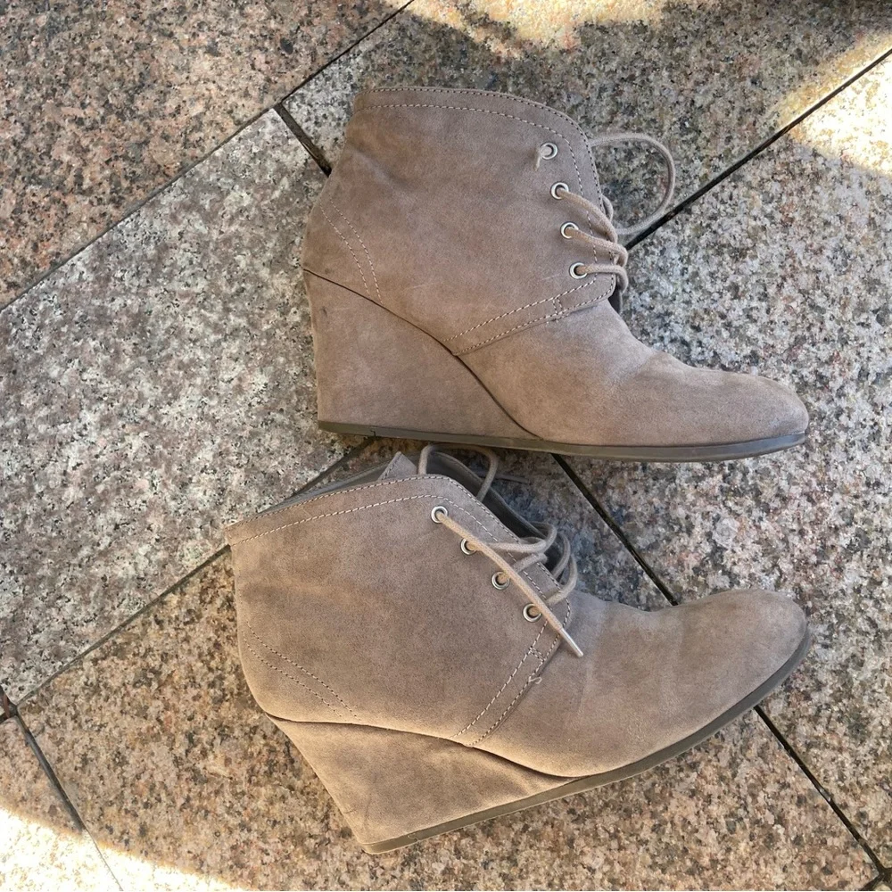 AZ Lexie Suede Ankle Boots size 7.5 - Picture 6 of 6